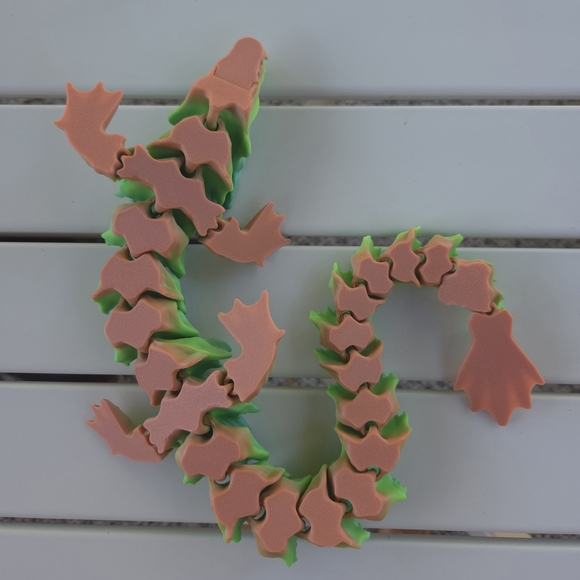 3D printed dragon Fidget Toy - Picture 4 of 9